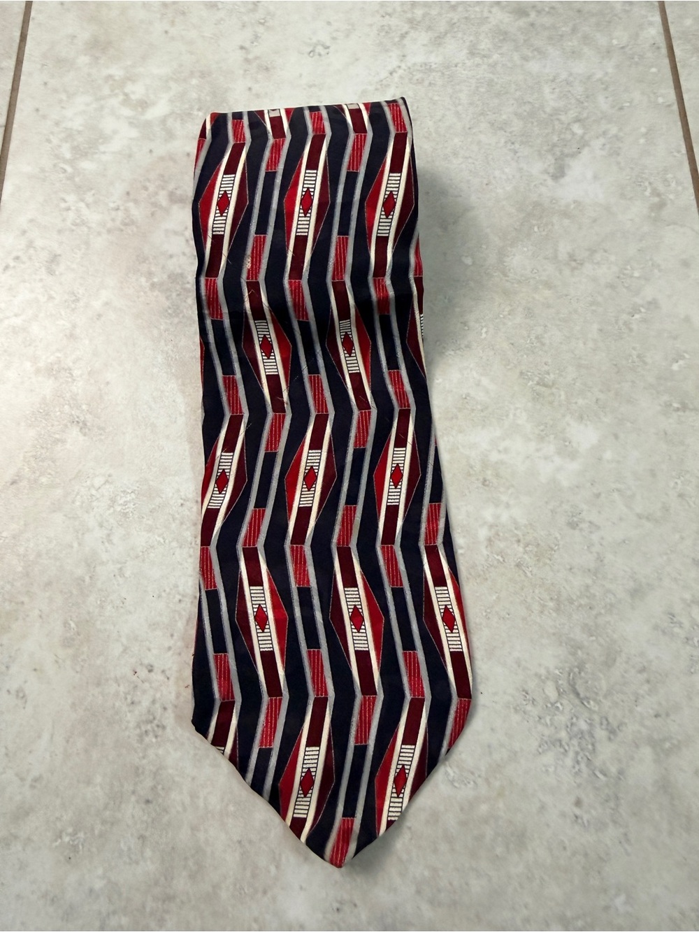 Vintage Deco Mode Men’s Necktie Red Navy Blue Geometric Stripe Pattern Tie 58”